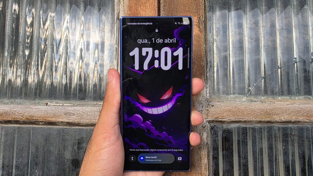 Review: galaxy z fold7 faz do smartphone dobrável um sonho de consumo Tela externa do galaxy z fold7