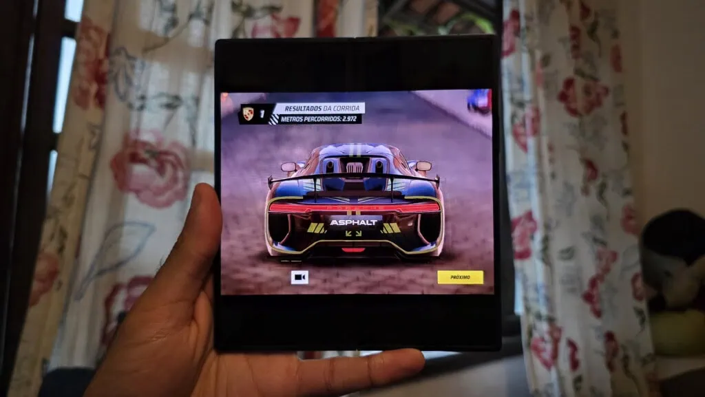 Review: galaxy z fold7 faz do smartphone dobrável um sonho de consumo Galaxy z fold7 rodando asphalt 9