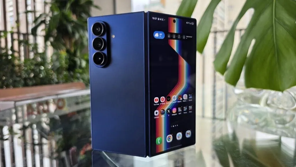 Review: galaxy z fold7 faz do smartphone dobrável um sonho de consumo Review: galaxy z fold7 faz do smartphone dobrável um sonho de consumo. Modelo é mais leve, mais fino, tem novo processador, câmeras aprimoradas e mostra que os dobráveis são mesmo o futuro dos smartphones. Veja o que achamos dele