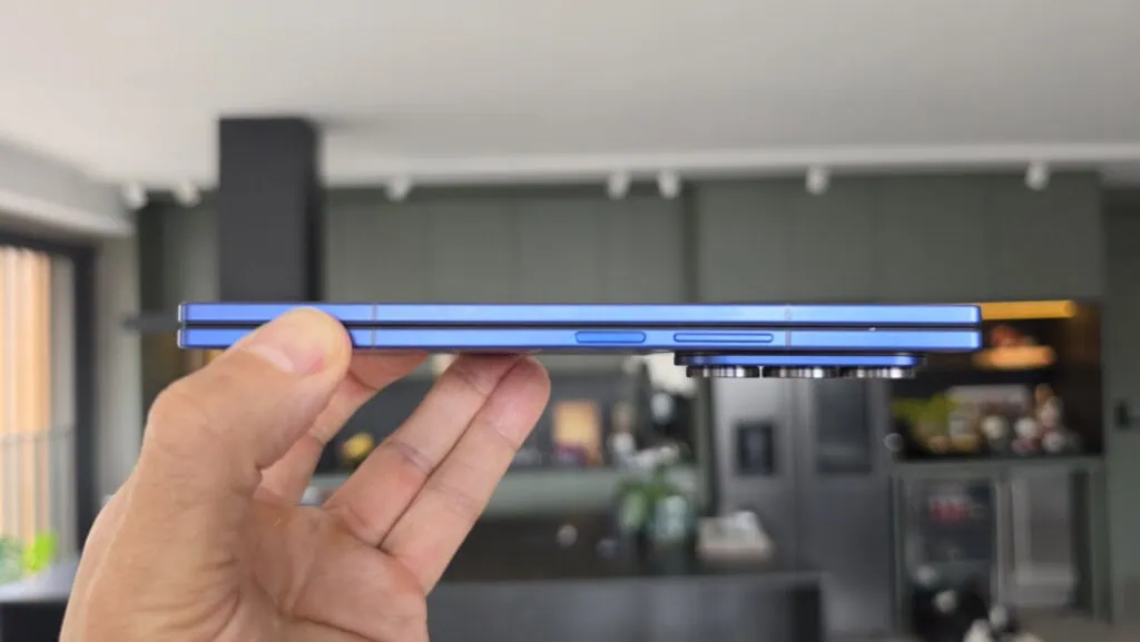 Review: galaxy z fold7 faz do smartphone dobrável um sonho de consumo Review: galaxy z fold7 faz do smartphone dobrável um sonho de consumo. Modelo é mais leve, mais fino, tem novo processador, câmeras aprimoradas e mostra que os dobráveis são mesmo o futuro dos smartphones. Veja o que achamos dele