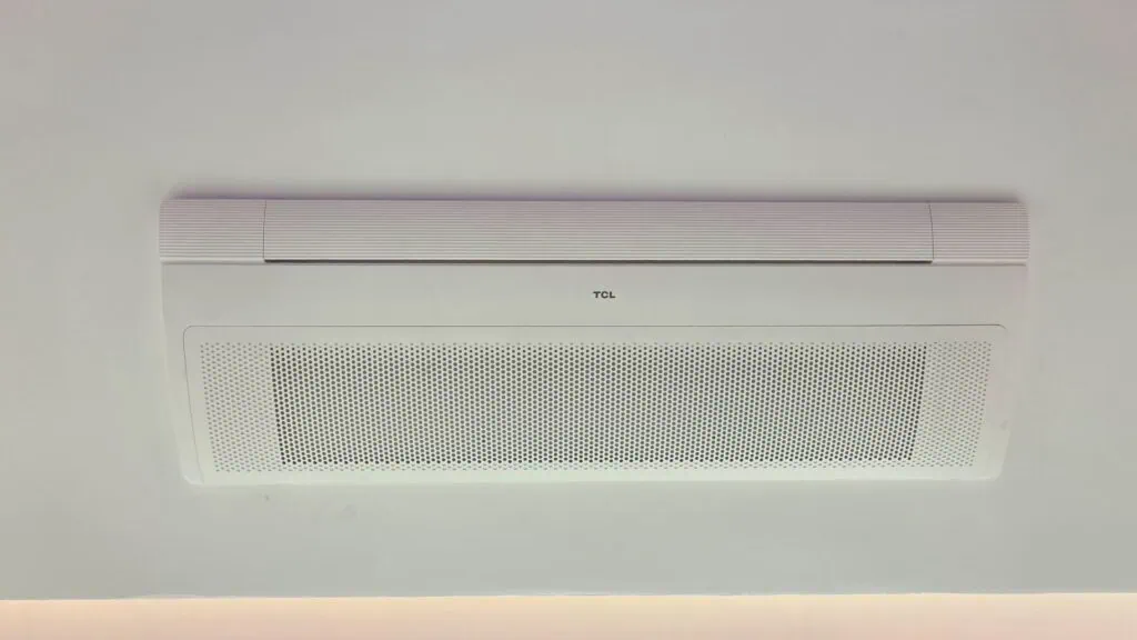Pagina iniziale TCL: Scopri tutti i prodotti presentati nell'app 2026. Condizionatore d'aria inverter pavimento-soffitto