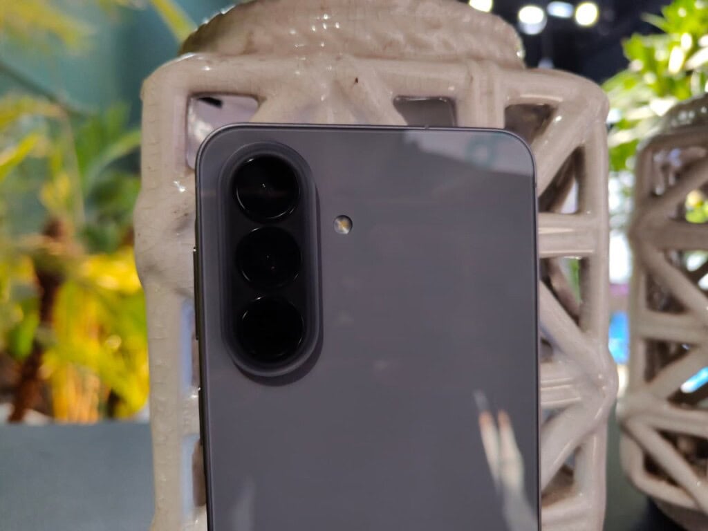 Galaxy a57 e galaxy a37 chegam ao brasil. Veja as novidades! Câmeras traseiras do galaxy a57