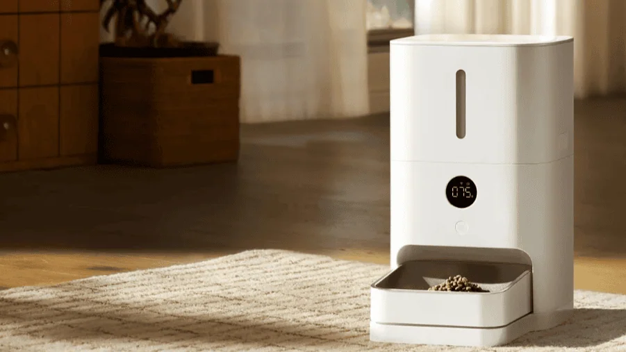 Veja os 30 melhores produtos tecnológicos para pets Imagem do alimentador xiaomi 2 para cães e gatos / fonte: xiaomi