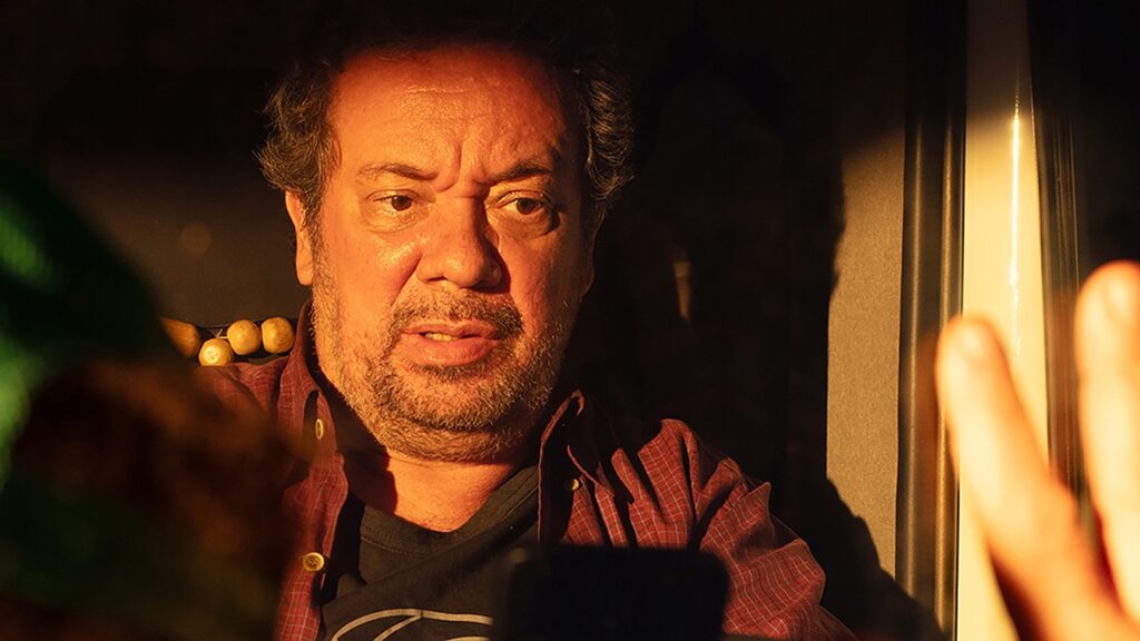 Cena de eu não te ouço, um dos lançamentos do cinema em maio de 2026