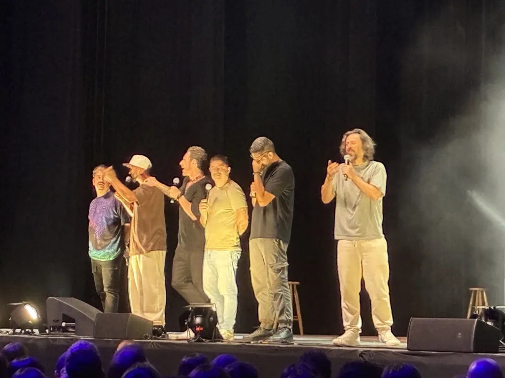 Review: iphone 17e combina economia, inovação e durabilidade Review: iphone 17e combina economia, inovação e durabilidade. Já disponível para venda, o iphone 17e é a nova aposta econômica da apple, com dois modelos de armazenamento, mesmo processador do iphone 17 e mais melhorias nas fotos. Veja o que achamos dele.