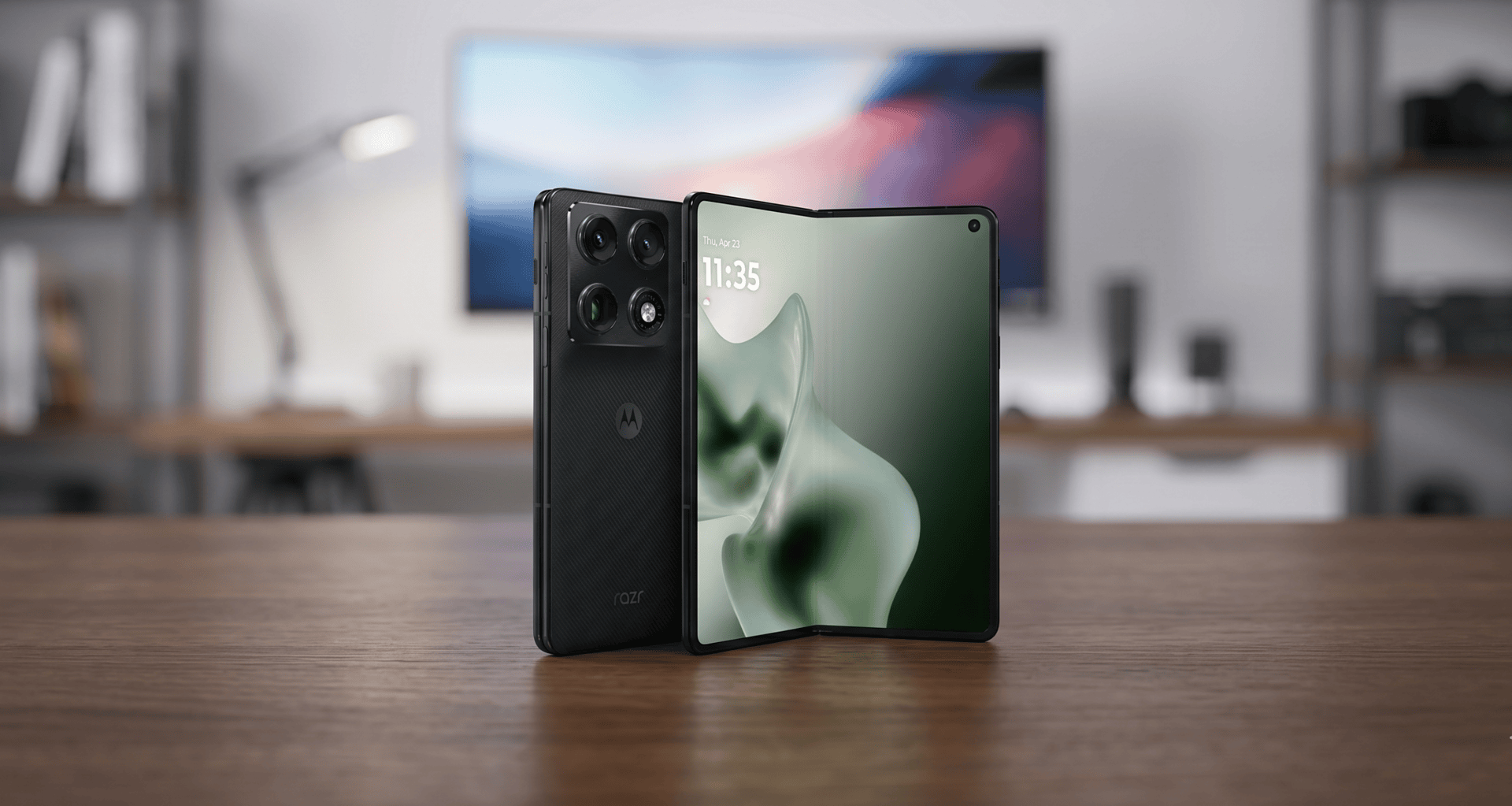 Motorola razr fold é anunciado oficialmente e ganha data de lançamento no brasil. O aguardado smartphone dobrável da motorola em formato de livro foi apresentado em evento nos estados unidos. Saiba tudo sobre o anúncio, incluindo espectativas para a chegada dele ao brasil