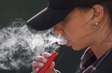 Reino unido proibirá consumo de cigarro e vape para quem nasceu a partir de 1º de janeiro de 2009