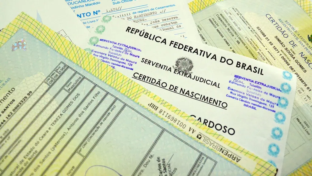 Veja como fazer ou atualizar o rg, cin, cpf, cnh, e-título e outros documentos online Veja como fazer ou atualizar o rg, cin, cpf, cnh, e-título e outros documentos online. Confira como solicitar as alterações nos dados cadastrais em alguns dos principais serviços do governo