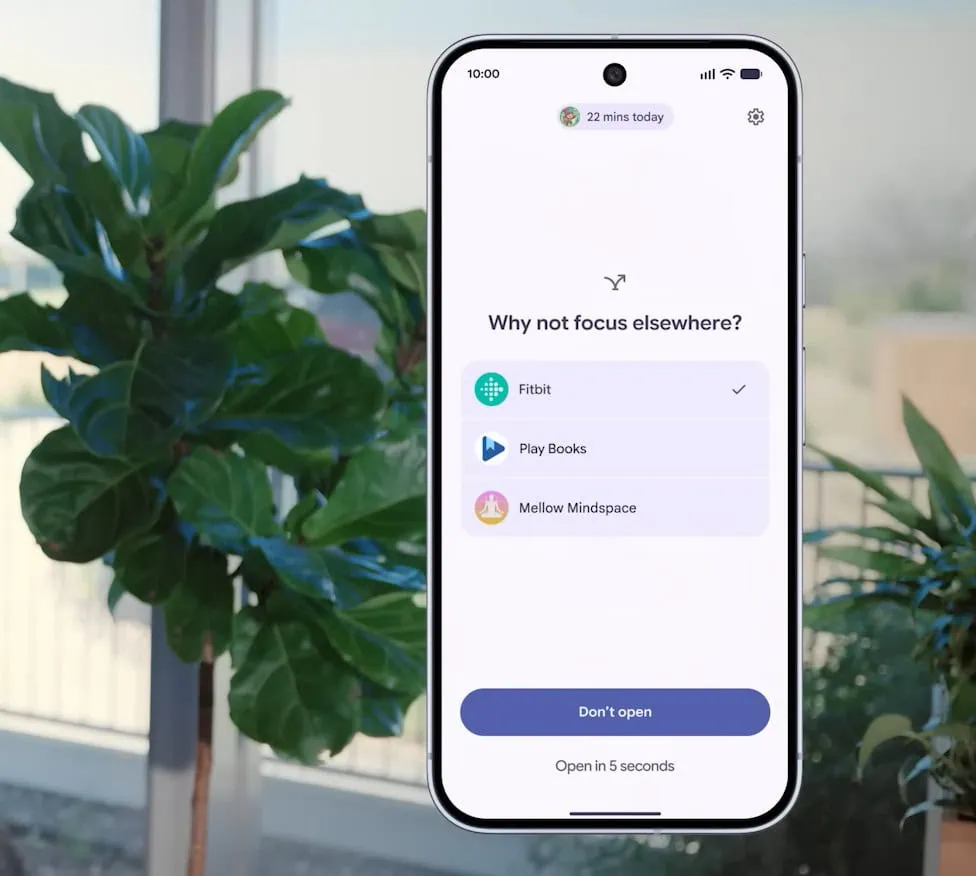 Android show 2026: veja tudo que o google lançou! Smartphone exibindo a interface do pause point com a mensagem "why not focus elsewhere? " e sugestões de aplicativos alternativos como fitbit e play books.