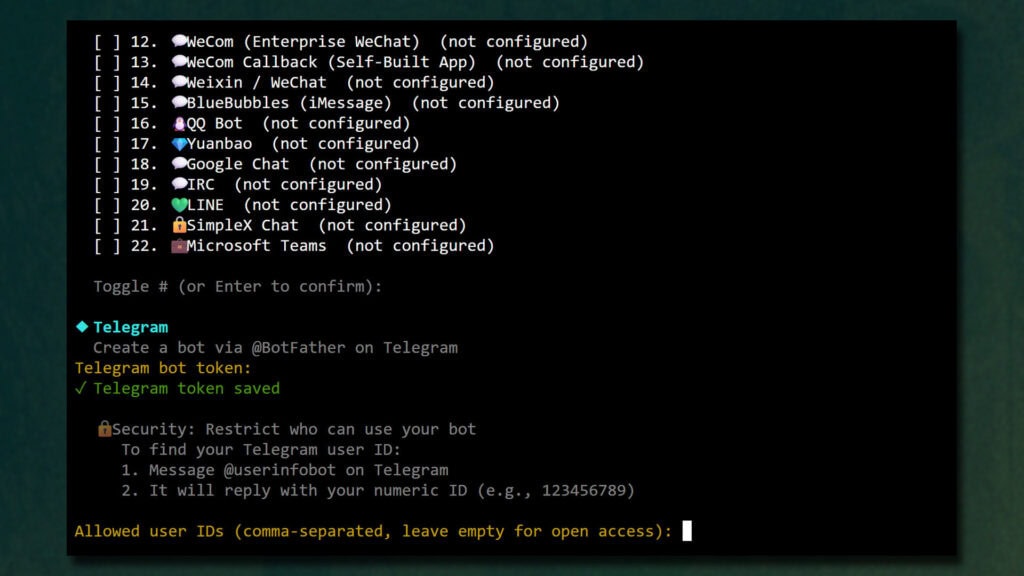 Terminal do hermes agent hostinger confirmando que o "telegram token saved" foi salvo com sucesso. A tela agora solicita os "allowed user ids" para restringir o acesso ao bot, garantindo a segurança da hermes agent instalação.