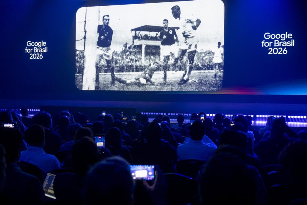 Gol de pelé recriado no google for brasil