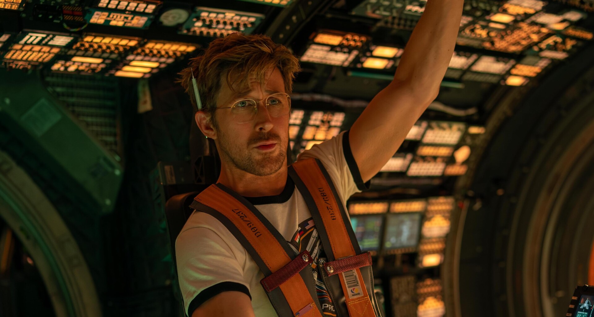Ator ryan gosling em cena de devoradores de estrelas, um dos melhores filmes de 2026 até o momento