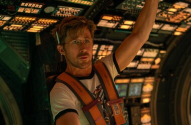Ator ryan gosling em cena de devoradores de estrelas, um dos melhores filmes de 2026 até o momento