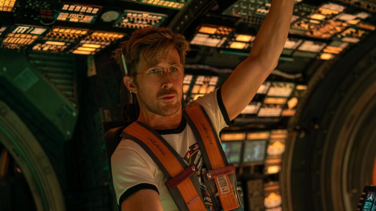 Ator ryan gosling em cena de devoradores de estrelas, um dos melhores filmes de 2026 até o momento