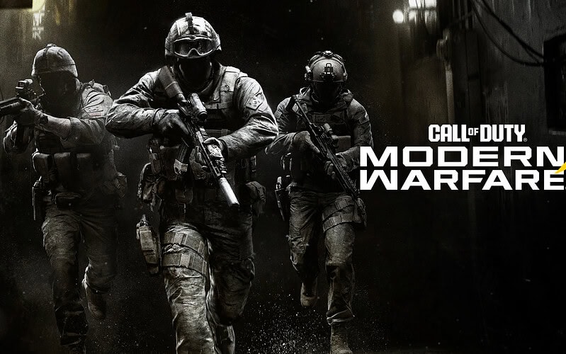 Soldados armados aparecem ao lado do logo de call of duty modern warfare 4