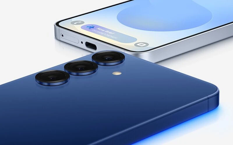Imagem oficial do galaxy s25 na cor verde claro hortelã, modelo de 256 gb citado na oferta do mercado livre.