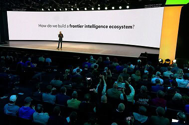 Satya nadella no palco da microsoft build 2026