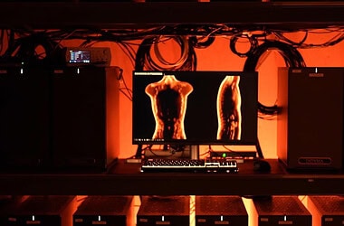 Midjourney, empresa de imagens de ia, lança scanner corporal. Aparelho é uma espécie de ultrassom que gera imagens 3d do corpo todo em 60 segundos. Entenda