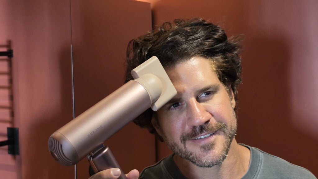Conheça o secador de cabelo portátil dreame pocket aura com oito modos de uso