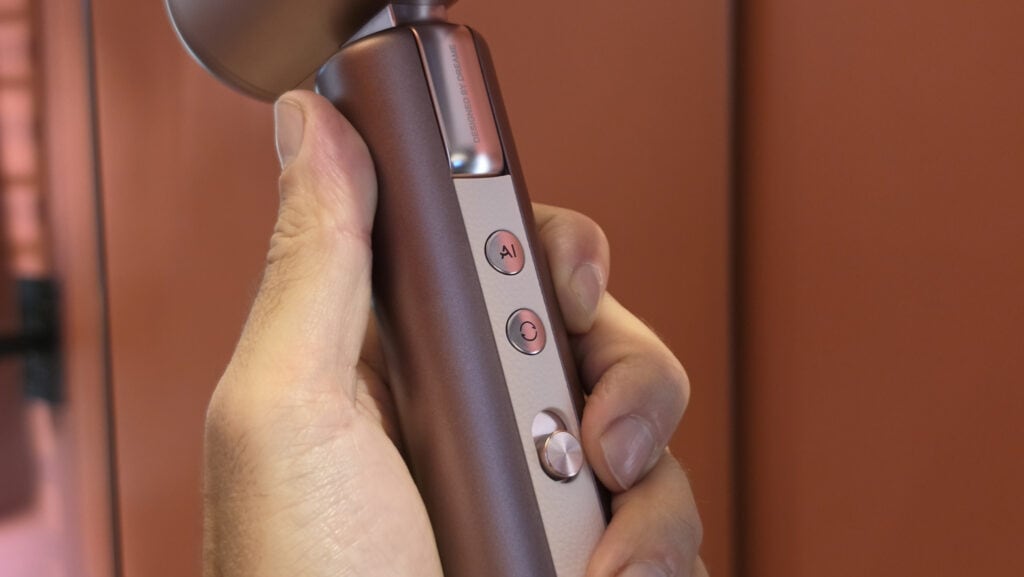 Conheça o secador de cabelo portátil dreame pocket aura com oito modos de uso