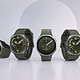 Renders oficiais vazados do galaxy watch9 e do galaxy watch ultra2 posicionados lado a lado, destacando o design circular do modelo de entrada e o corpo robusto de titânio da versão topo de linha para o galaxy unpacked 2026