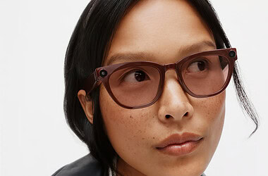 Samsung detalha galaxy glasses e confirma lançamento para este ano. Óculos inteligentes desenvolvidos em parceria com o google terão integração com dispositivos galaxy para tirar fotos e poderão ser usados em videochamadas
