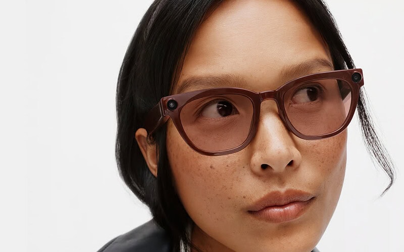 Samsung detalha galaxy glasses e confirma lançamento para este ano. Óculos inteligentes desenvolvidos em parceria com o google terão integração com dispositivos galaxy para tirar fotos e poderão ser usados em videochamadas