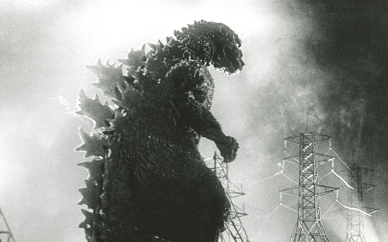 Godzilla em cena no filme de 1954, destaque dos lançamentos da mubi em agosto de 2026
