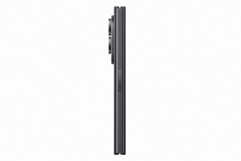 Perfil lateral do galaxy z fold8 fechado, destacando a espessura reduzida do aparelho com a marca samsung na dobradiça