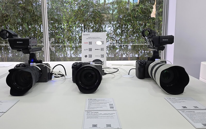Sony apresenta câmeras alpha 7r vi, rx10 v e fx5 em evento gratuito em sp. Sony image experience 2026 acontece gratuitamente na japan house até 26 de julho, com workshops e testes de câmeras da marca no brasil. Veja detalhes
