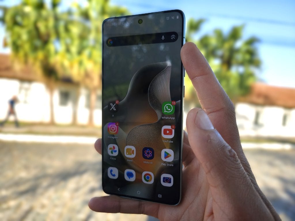 Review: motorola edge 70 impressiona com ótimas câmeras e bateria de alta duração. Já encontrado na casa dos r$ 2 mil, smartphone não deixa a desejar para quem gostar de tirar fotos, ter bateria para todo um dia e mais. Confira o que achamos
