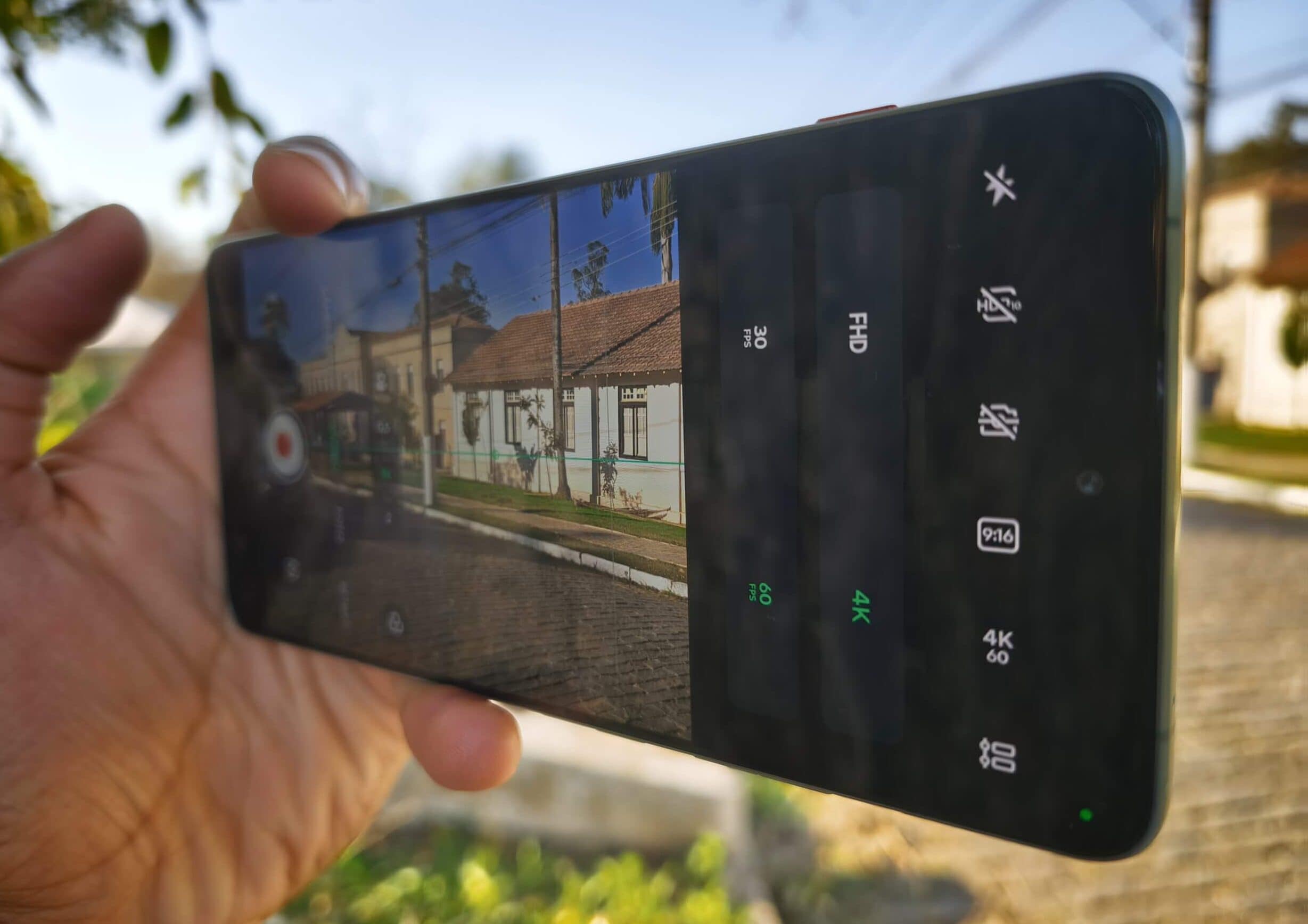 Review: motorola edge 70 impressiona com ótimas câmeras e bateria de alta duração. Já encontrado na casa dos r$ 2 mil, smartphone não deixa a desejar para quem gostar de tirar fotos, ter bateria para todo um dia e mais. Confira o que achamos