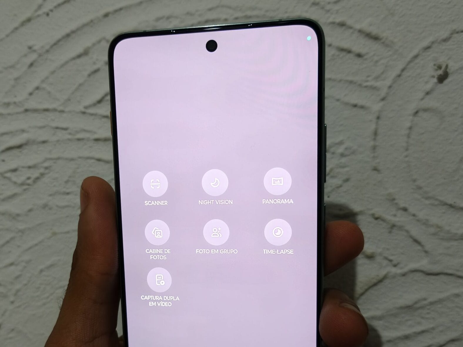 Review: motorola edge 70 impressiona com ótimas câmeras e bateria de alta duração. Já encontrado na casa dos r$ 2 mil, smartphone não deixa a desejar para quem gostar de tirar fotos, ter bateria para todo um dia e mais. Confira o que achamos