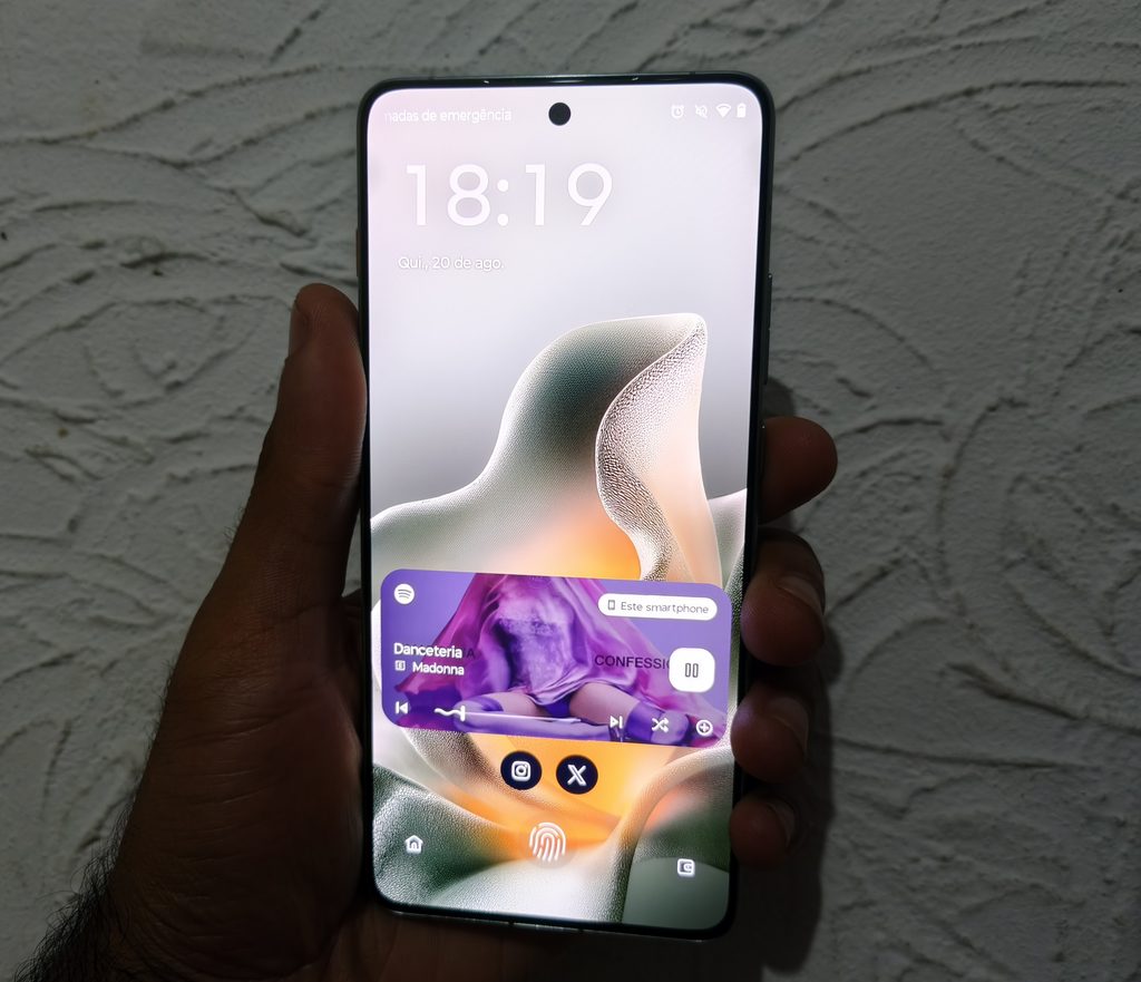 Review: motorola edge 70 impressiona com ótimas câmeras e bateria de alta duração. Já encontrado na casa dos r$ 2 mil, smartphone não deixa a desejar para quem gostar de tirar fotos, ter bateria para todo um dia e mais. Confira o que achamos