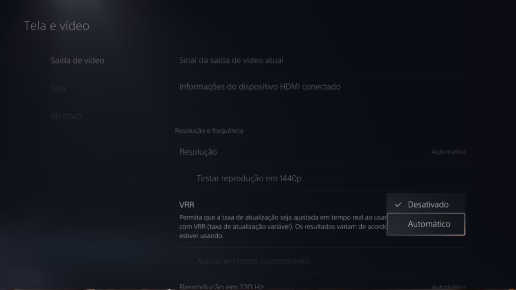 O que é vrr: entenda a taxa de atualização variável em monitores e tvs Tela e vídeo do ps5 exibe o menu vrr aberto, com as opções desativado e automático.