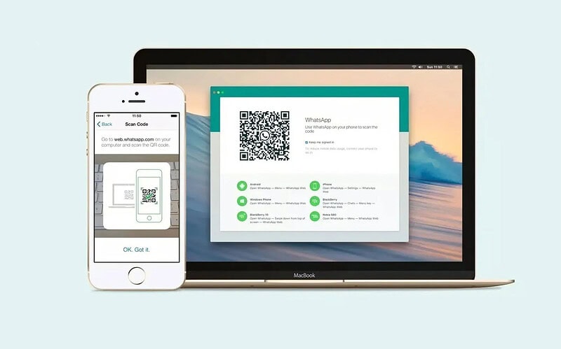 Celular e notebook lado a lado exibindo a tela de conexão do whatsapp web com qr code para entrar no whatsapp web em 1080p