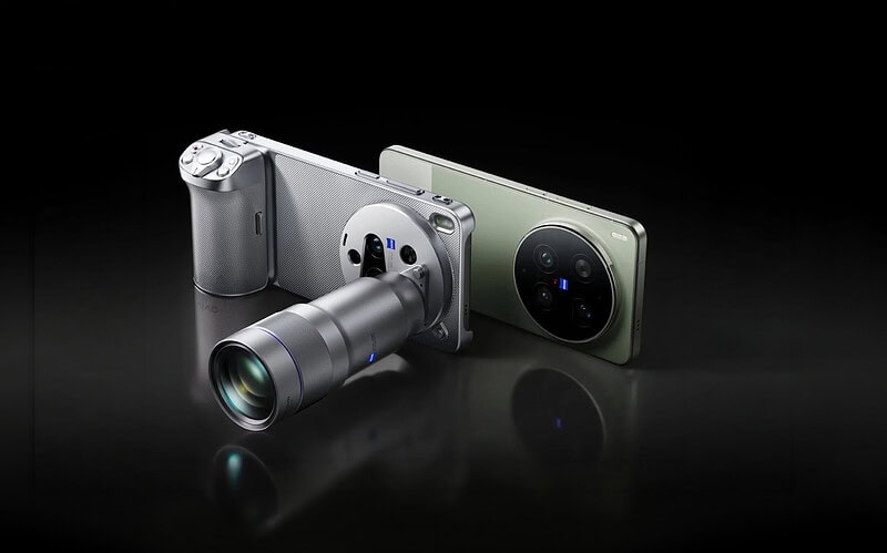 Jovi lança x300 ultra, smartphone com o conjunto de câmeras mais impressionante do brasil. Chegando a r$ 19. 999, o modelo tem kit completo de fotografia profissional e especificações técnicas impressionantes. Empresa também mostrou o jovi x300 fe, versão mais barata e também com kit, além dos fones de ouvido jovi buds pro. Confira