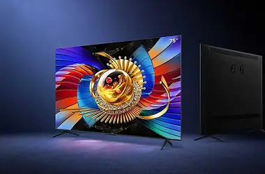 Tv tcl q7d pro vista de frente e de costas em cenário escuro