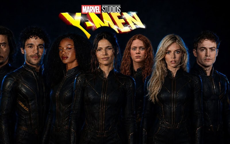 Sete integrantes do novo elenco de x-men no mcu diante do logo da marvel studios