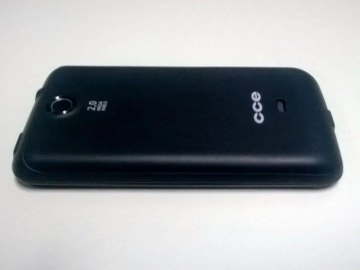 Review: smartphone cce sk351 Cce sk351 back