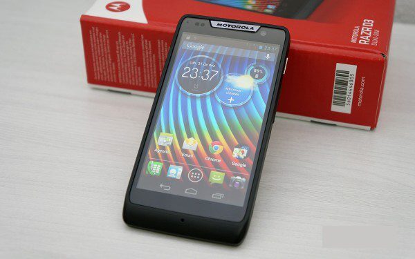 Motorola razr d3 também tem upgrade garantido para o android 4. 4