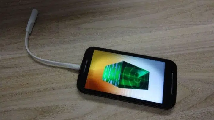 Hands-on: motorola moto e Motorola_moto_e_showmetech_16