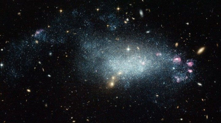 Galáxia descoberta pelo telescópio hubble - a. Aloisi/esa/nasa/hubble/afp