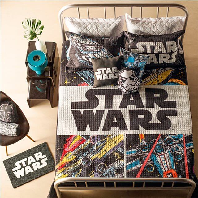 Definitely "Star Wars: The Force Awakens" is the 2015 movie 8902
