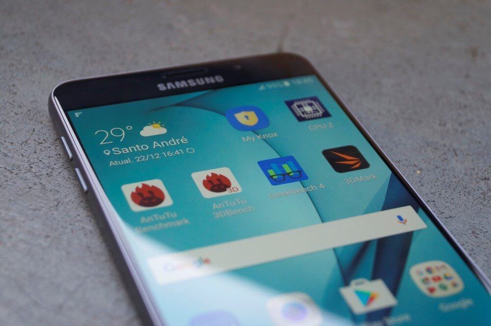 Review: samsung galaxy a9 pro (2016), um gigante com 5000 mah de bateria Review: samsung galaxy a9 pro (2016), um gigante com 5000 mah de bateria. O galaxy a9 pro da samsung tem como principal atrativo um espaço enorme para a bateria. E a samsung aproveitou muito bem esse espaço.