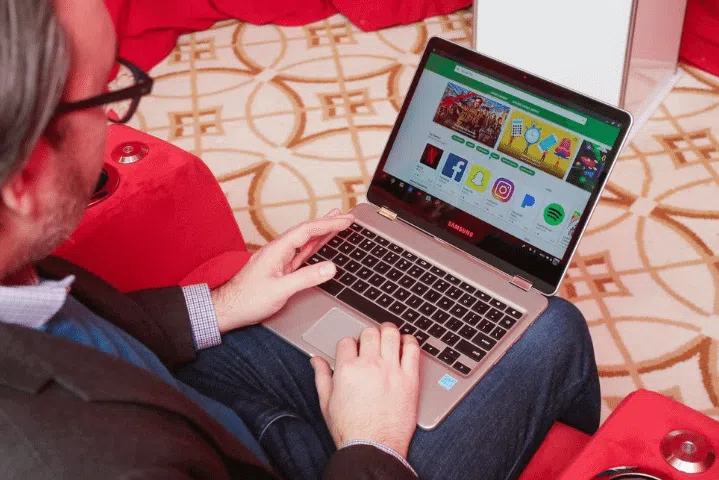 Agora é oficial: todos os novos chromebooks serão compatíveis com os apps do android Agora é oficial: todos os novos chromebooks serão compatíveis com os apps do android. Durante a ces 2017, conhecemos o chromebook pro, um dos primeiros a trazer o recurso e fábrica, sendo apenas um modelo em uma multidão.