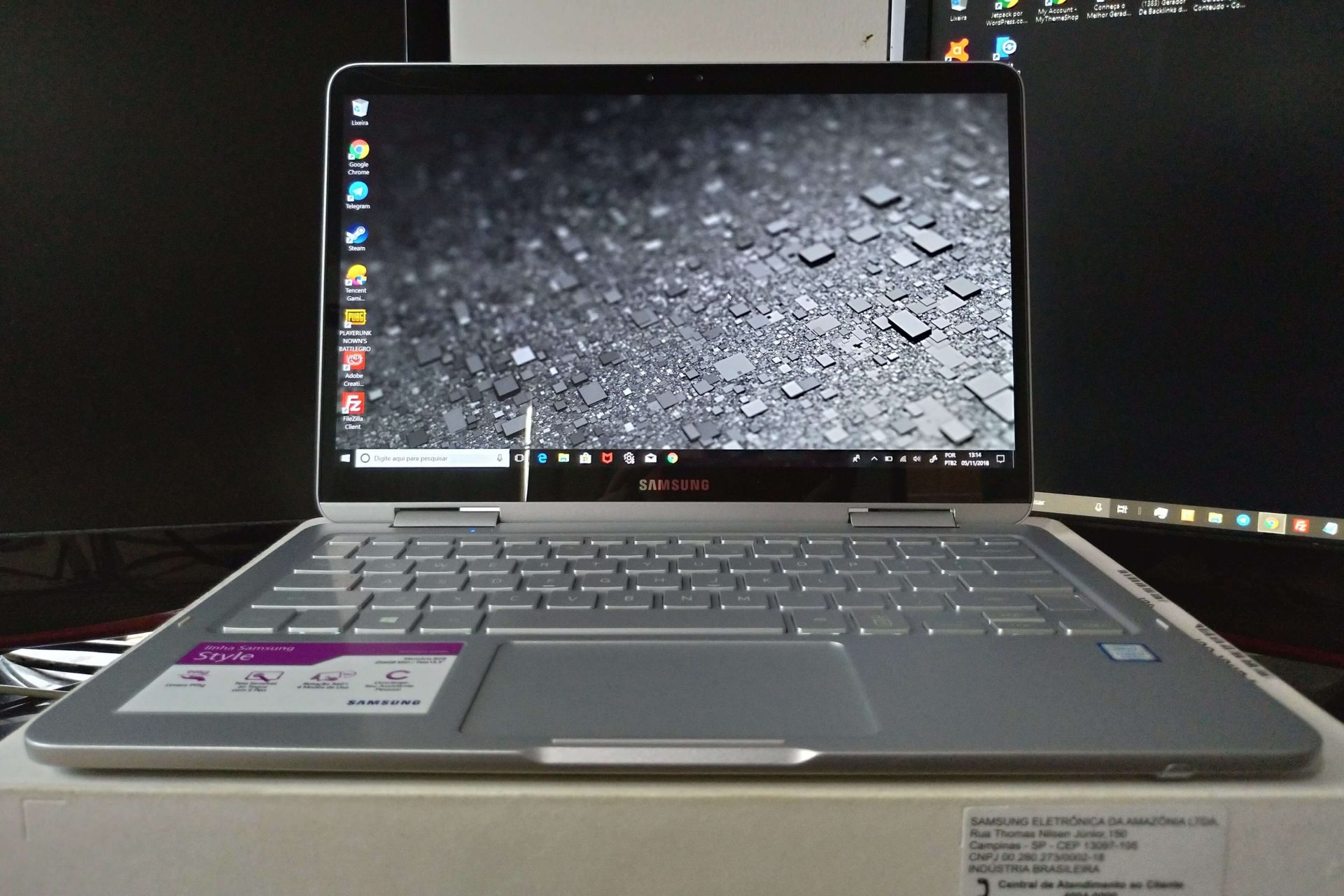 Review: notebook samsung style s51 pen, o 2 em 1 premium da marca Review: notebook samsung style s51 pen, o 2 em 1 premium da marca. Você precisa de um notebook mas não quer sentir dores nas costas e também não quer que ele ocupe muito espaço em sua mochila? Conheça o samsung style s51 pen! Portabilidade, autonomia de bateria e performance num 2 em 1